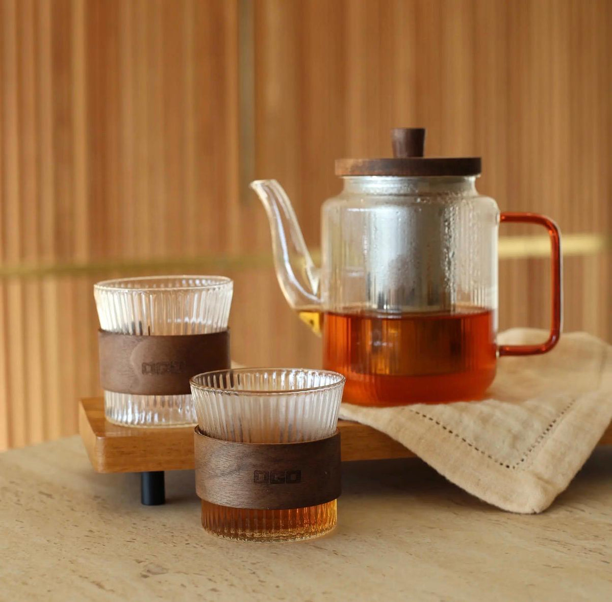 550ml Teapot with 2 X 15cl Glass Cups and Amber Handle Karl